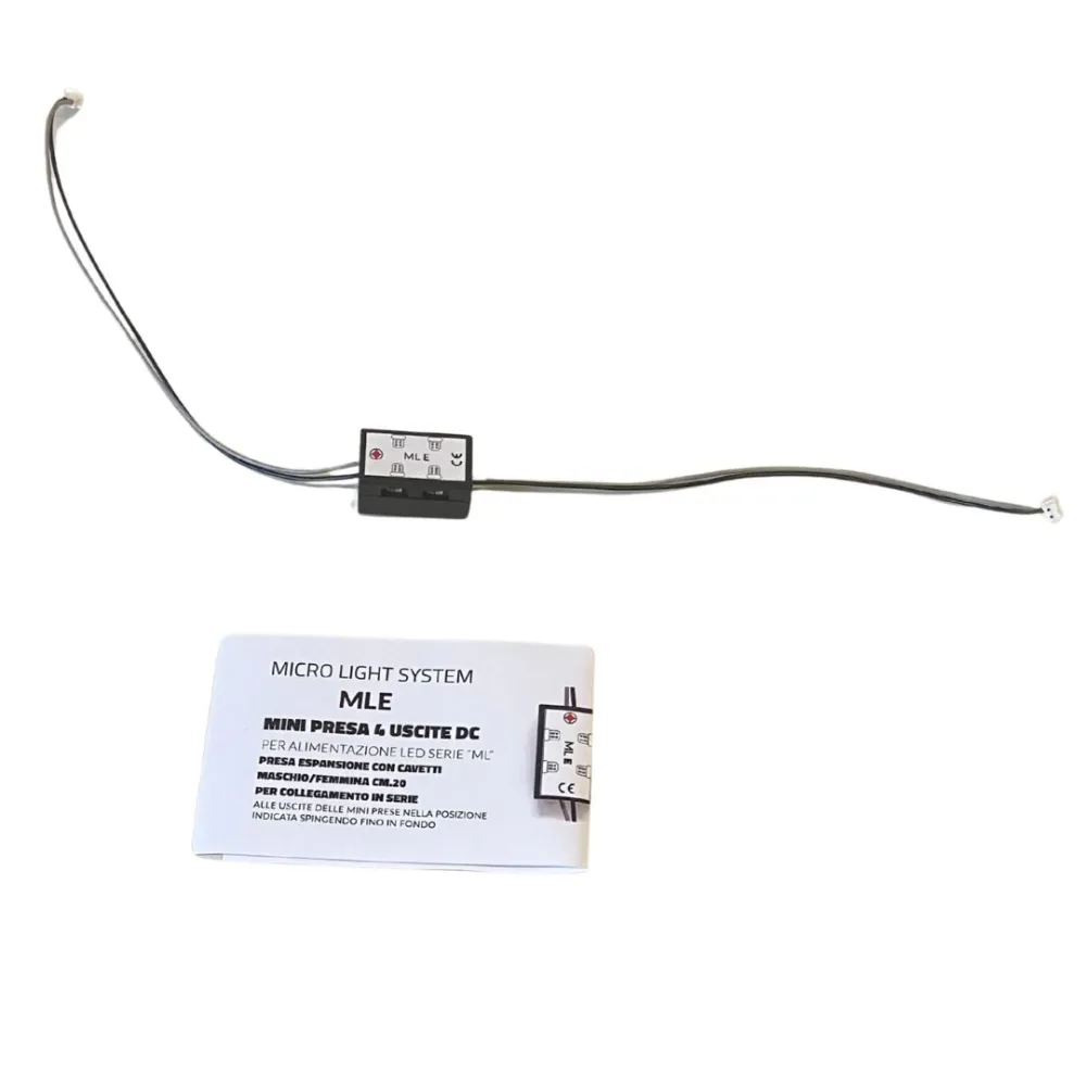 Connector for micro lighting system expansion