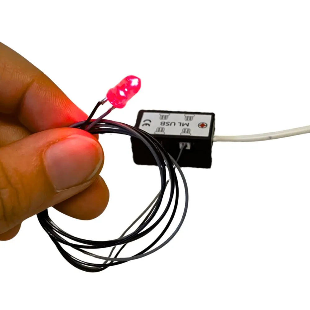 Single red LED for micro lighting system