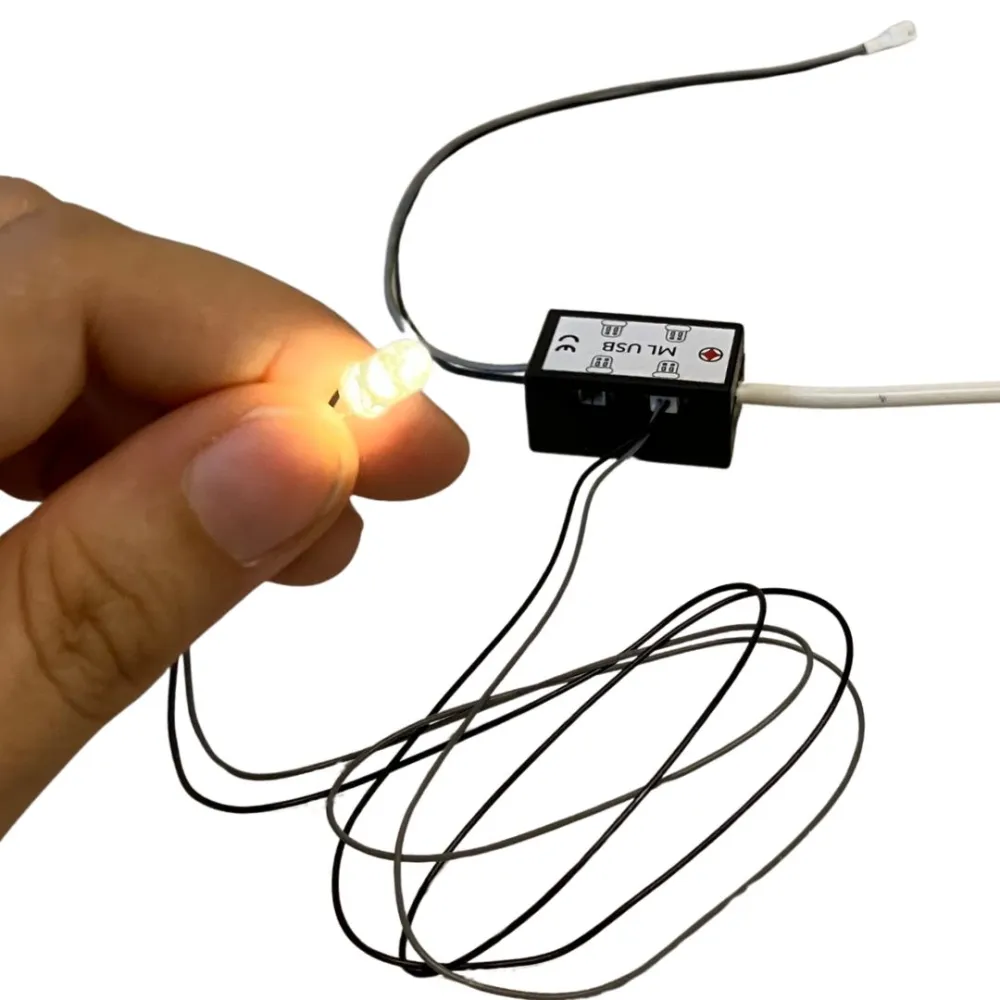 Single warm white LED for micro lighting system