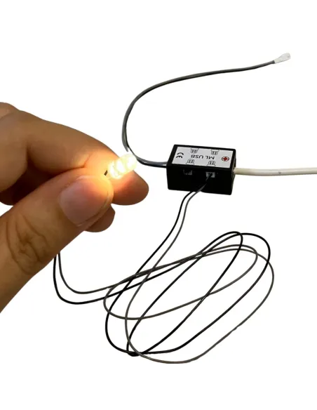 Single warm white LED for micro lighting system