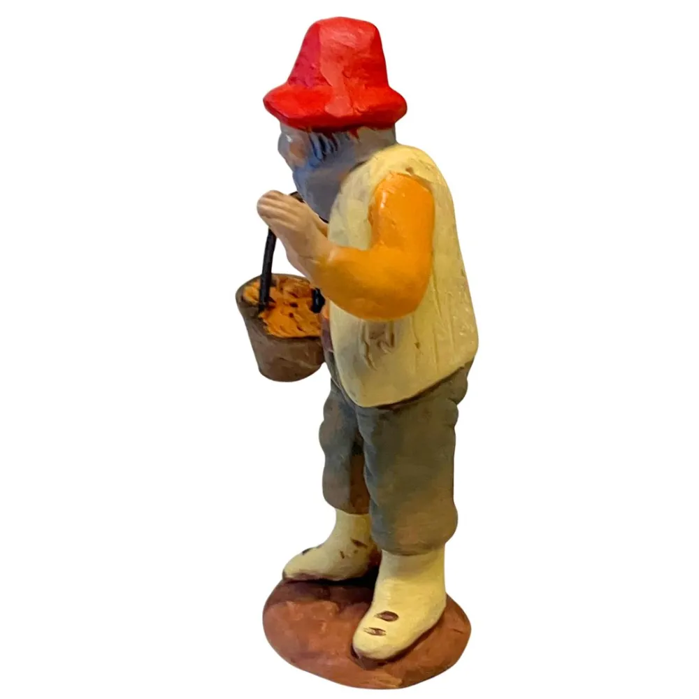 7 cm Terracotta Farmer with Basket of Carrots