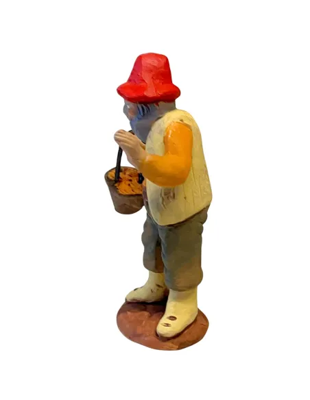 7 cm Terracotta Farmer with Basket of Carrots