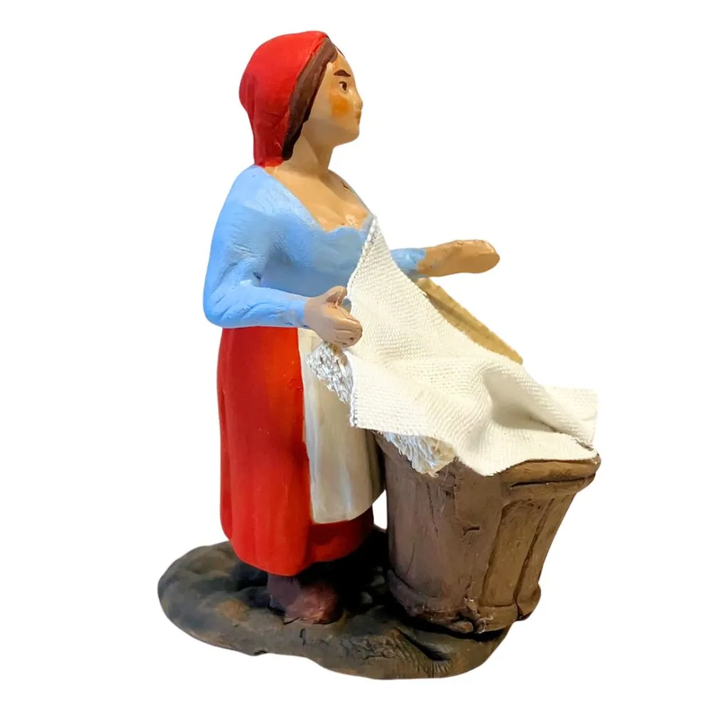 10 cm Terracotta Washerwoman