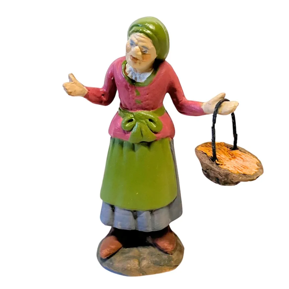 Vecchia con cestino in terracotta 10 cm