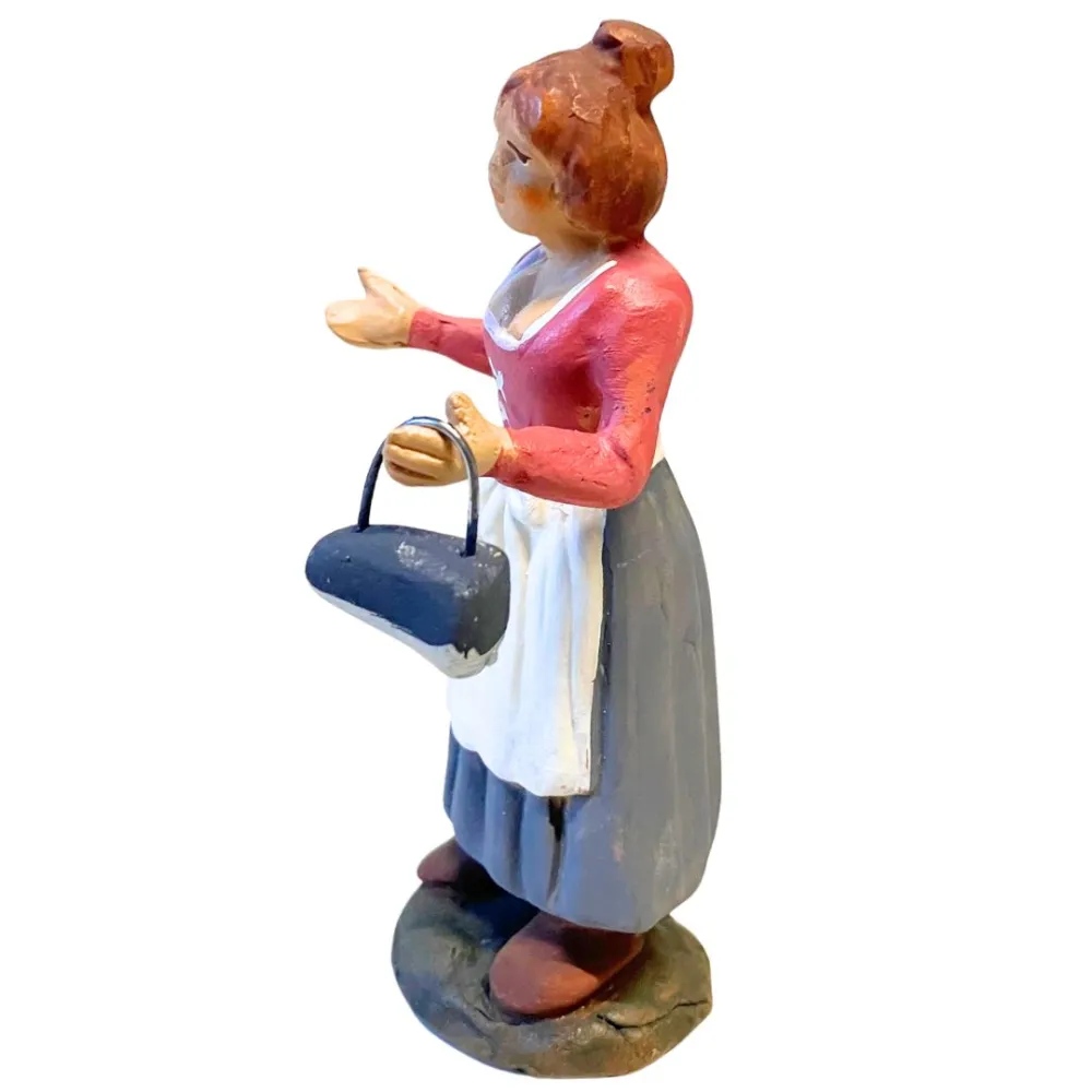 10 cm Terracotta Woman with Iron