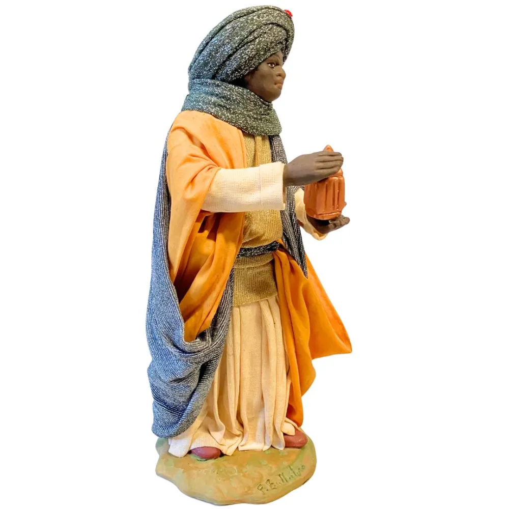 25 cm Terracotta Wise Man Bearing Myrrh