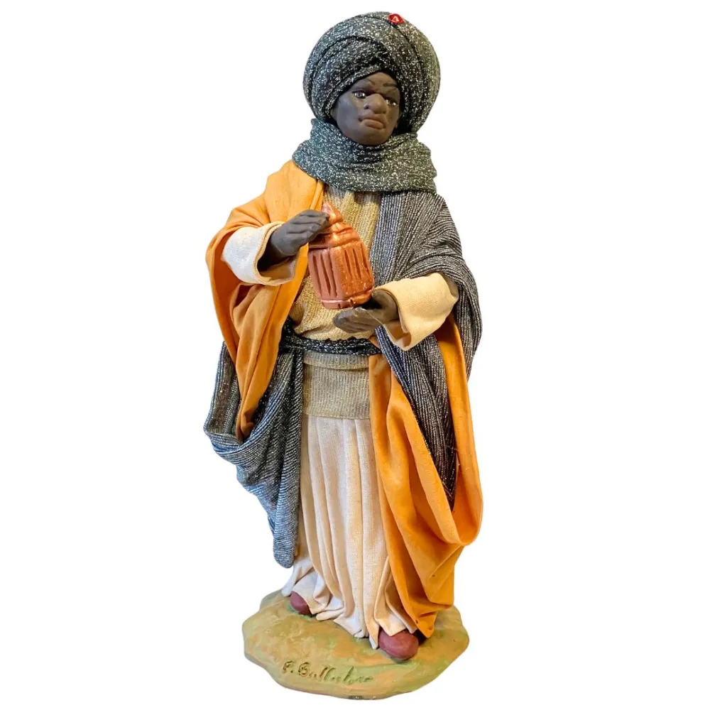 25 cm Terracotta Wise Man Bearing Myrrh