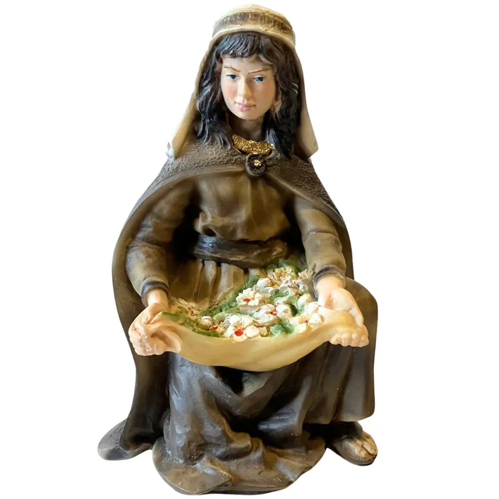 Woman with Flowers – Resin, 17 cm Series