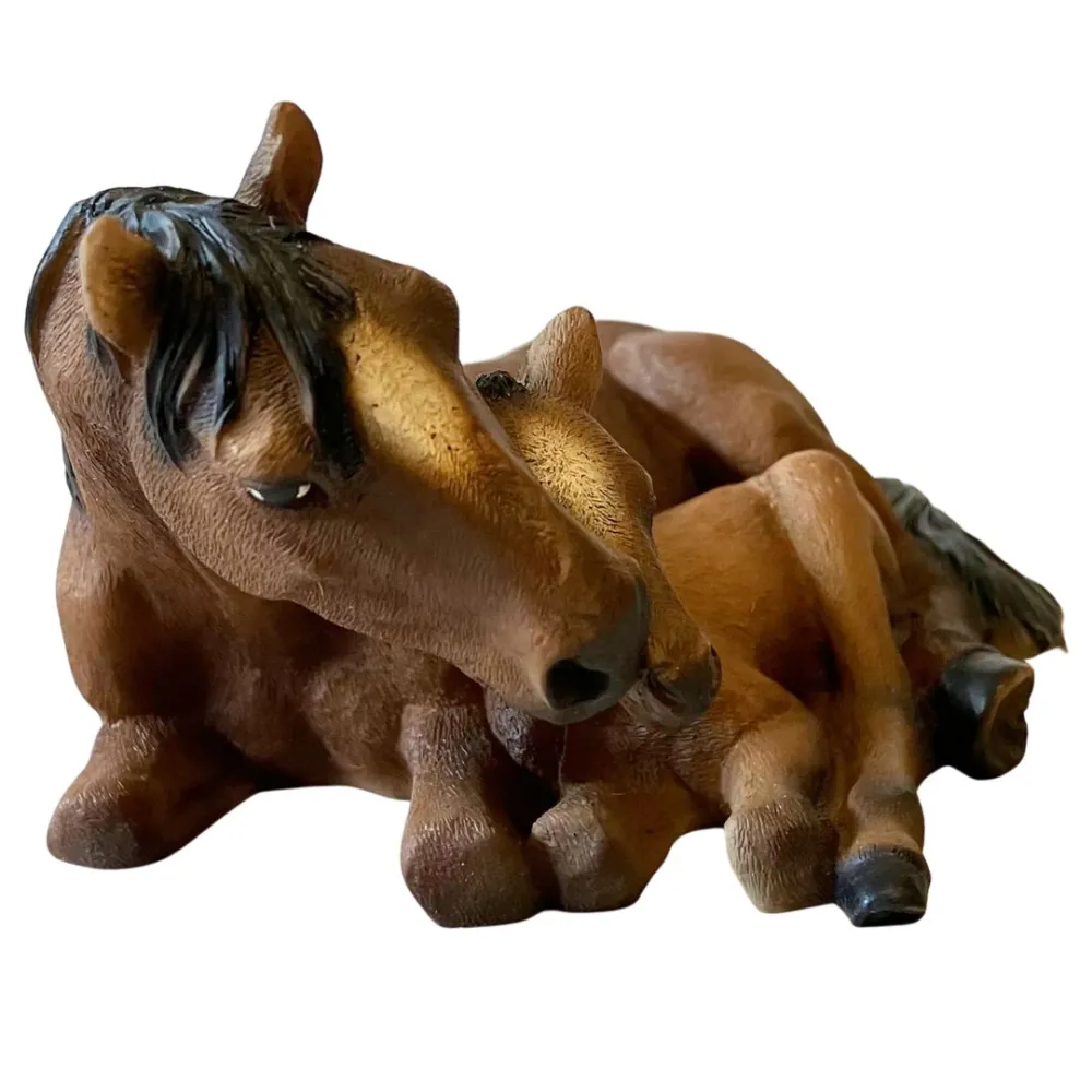 Resin Lying Mare and Foal for 15–20 cm Nativity Figures