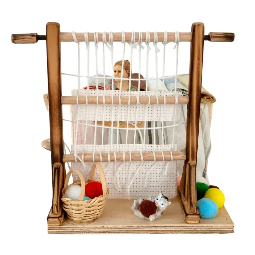 Animated 10 cm Landi Woman at a Vertical Loom