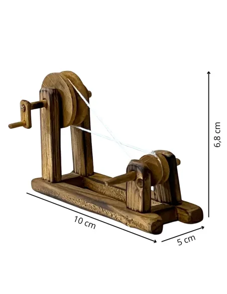 Wooden spinning wheel for 10 cm nativity figures
