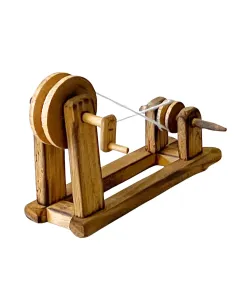 Wooden spinning wheel for 12-15 cm nativity figures.