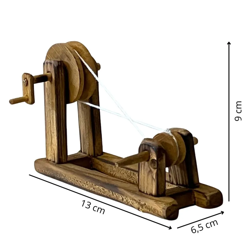 Wooden spinning wheel for 12-15 cm nativity figures.