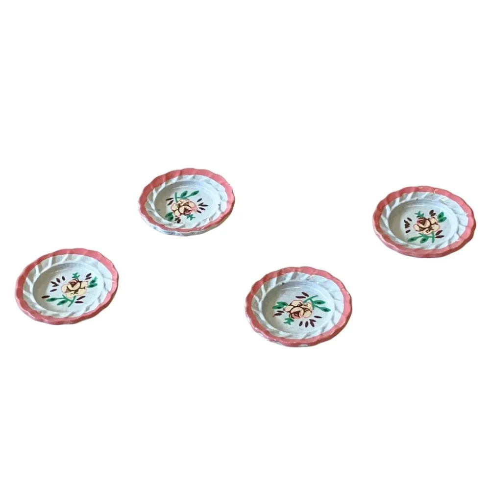 Set of 4 Decorative Faux Porcelain Plates for 15 cm Nativity Figures