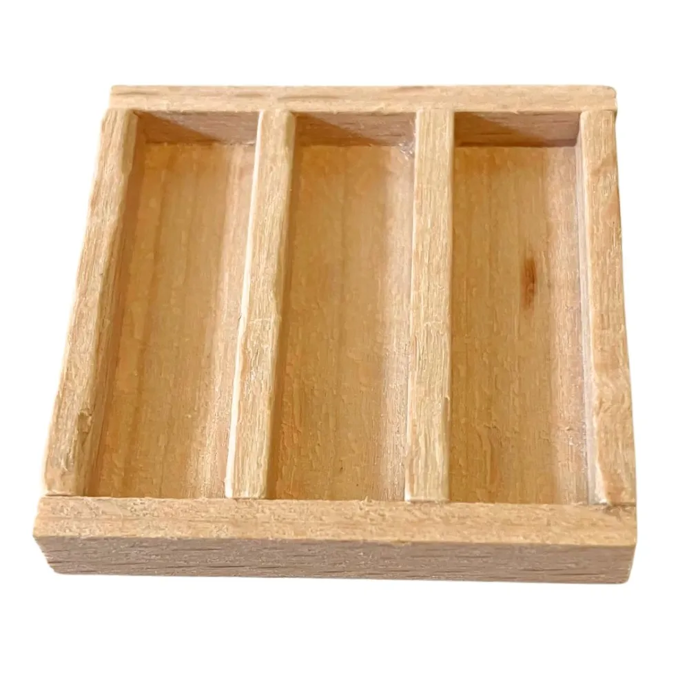 Wooden Box with Thread Spools for 10–12 cm Nativity Figures