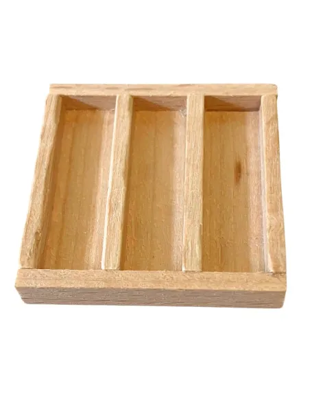 Wooden Box with Thread Spools for 10–12 cm Nativity Figures