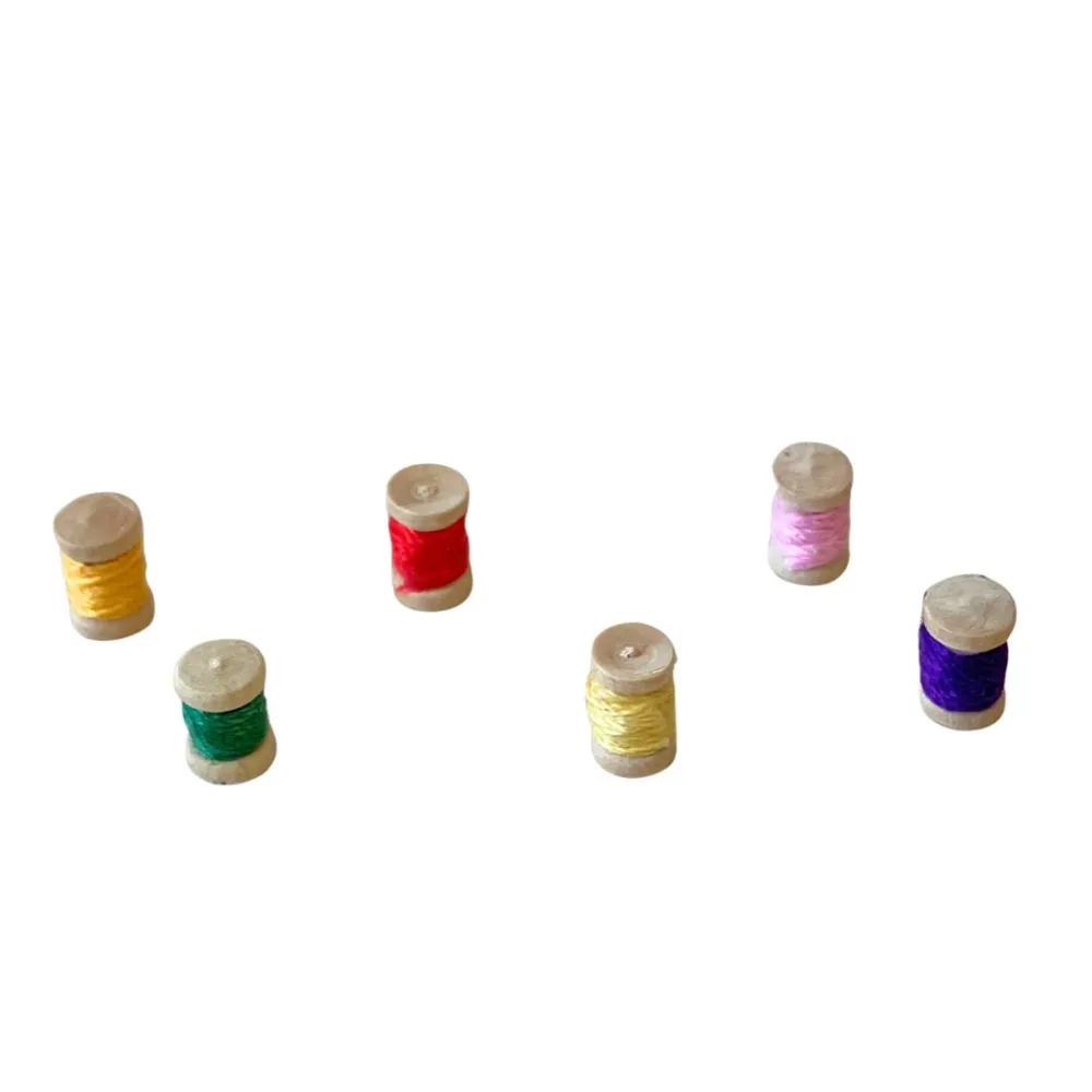 Wooden Box with Thread Spools for 10–12 cm Nativity Figures