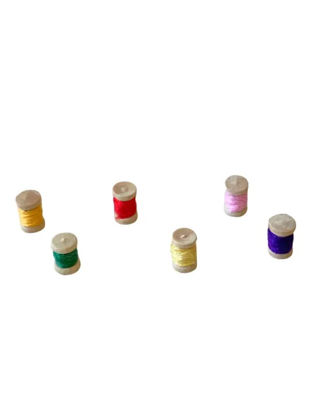 Wooden Box with Thread Spools for 10–12 cm Nativity Figures
