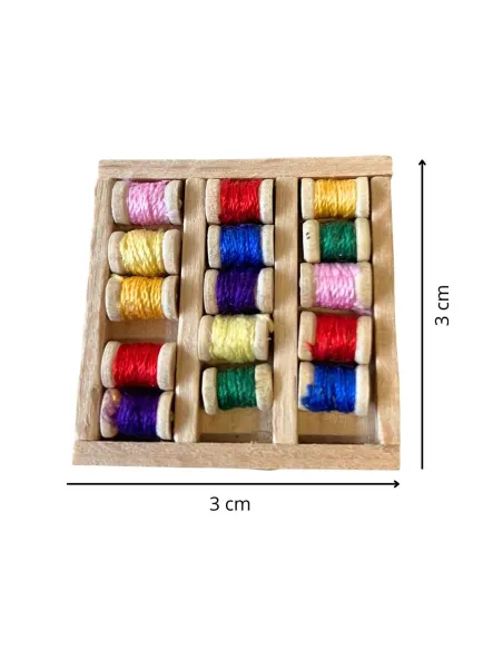 Wooden Box with Thread Spools for 10–12 cm Nativity Figures