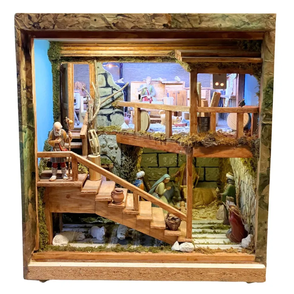 Nativity Scene in Opening Wooden Crate with 10 cm Nativity Figures and Manual Day-and-Night System