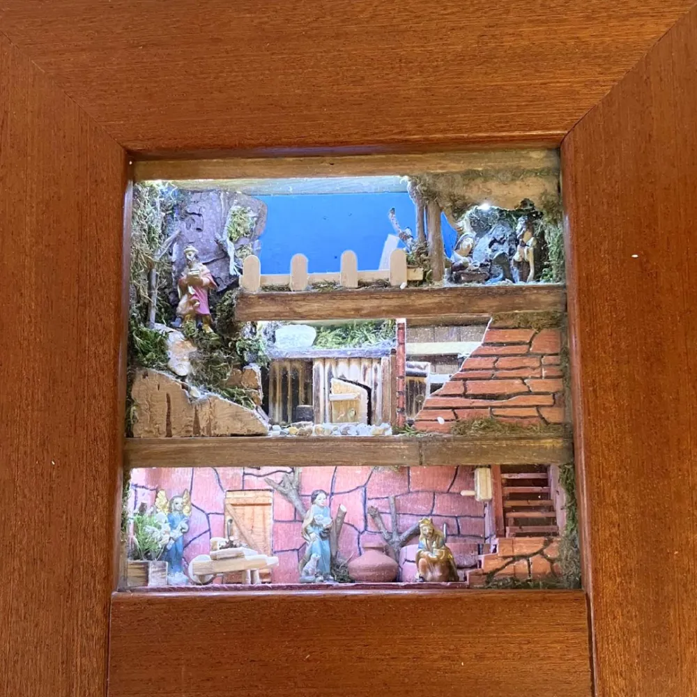 Wall-Hanging Nativity Scene in Framed Panel with 3,5 cm Nativity Figures and Manual Day-and-Night System
