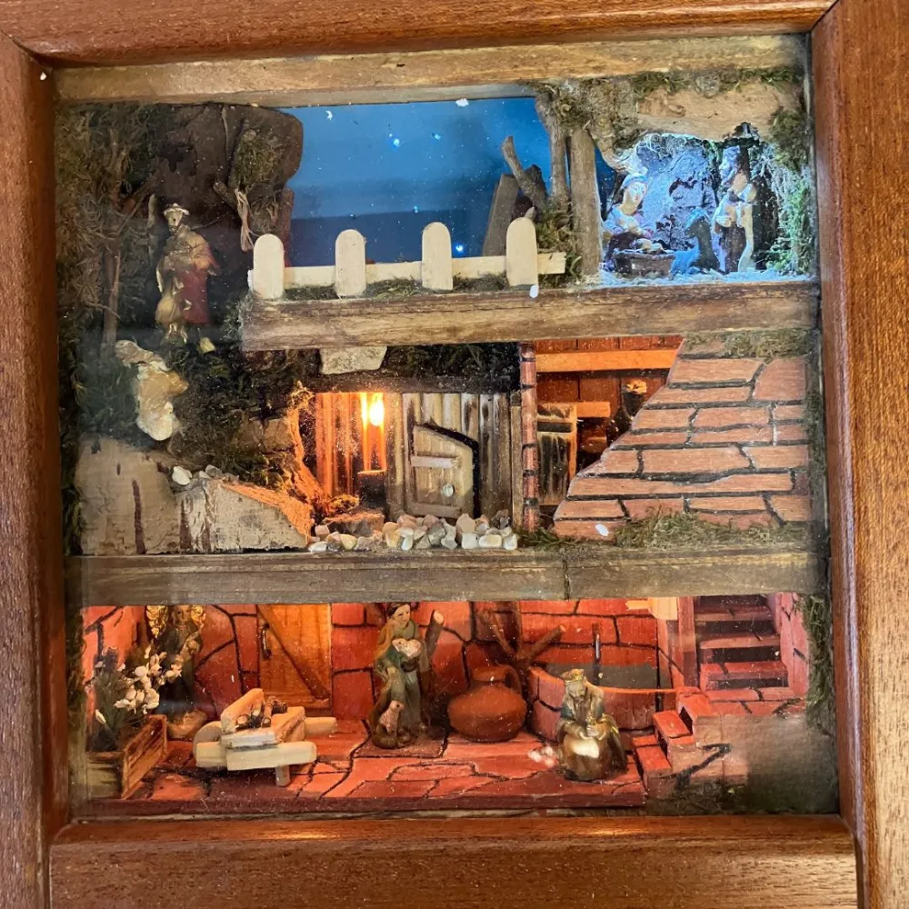Wall-Hanging Nativity Scene in Framed Panel with 3,5 cm Nativity Figures and Manual Day-and-Night System