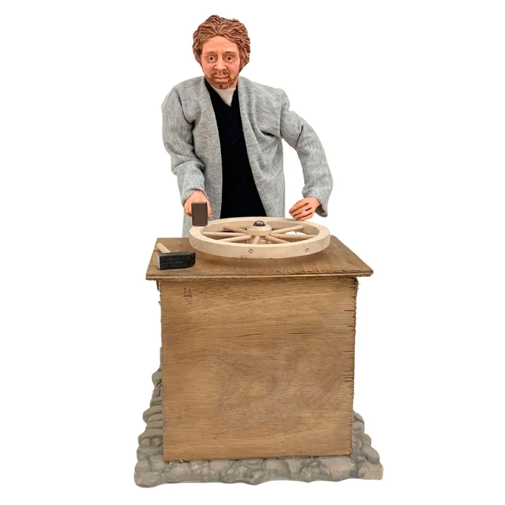Animated Traditional Wheelwright - 30 cm