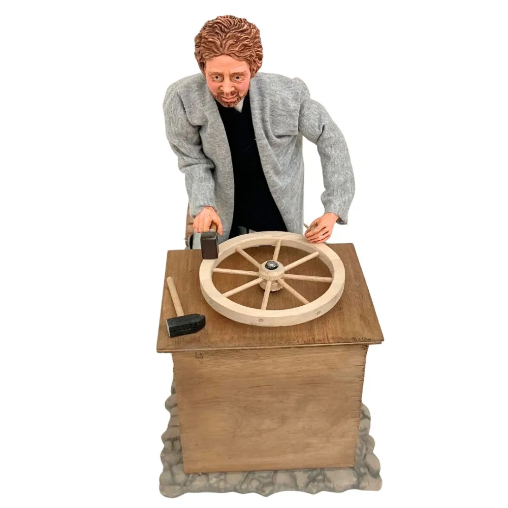 Animated Traditional Wheelwright - 30 cm