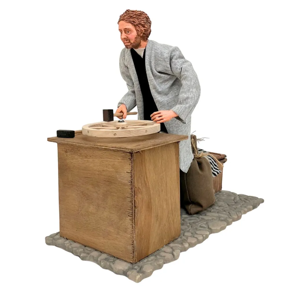 Animated Traditional Wheelwright - 30 cm