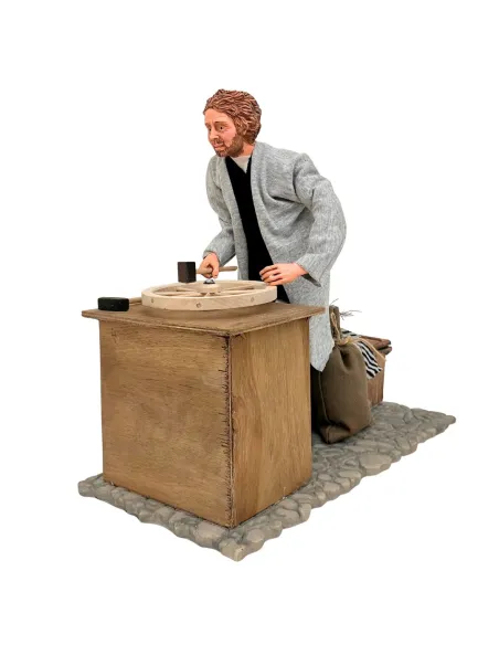 Animated Traditional Wheelwright - 30 cm