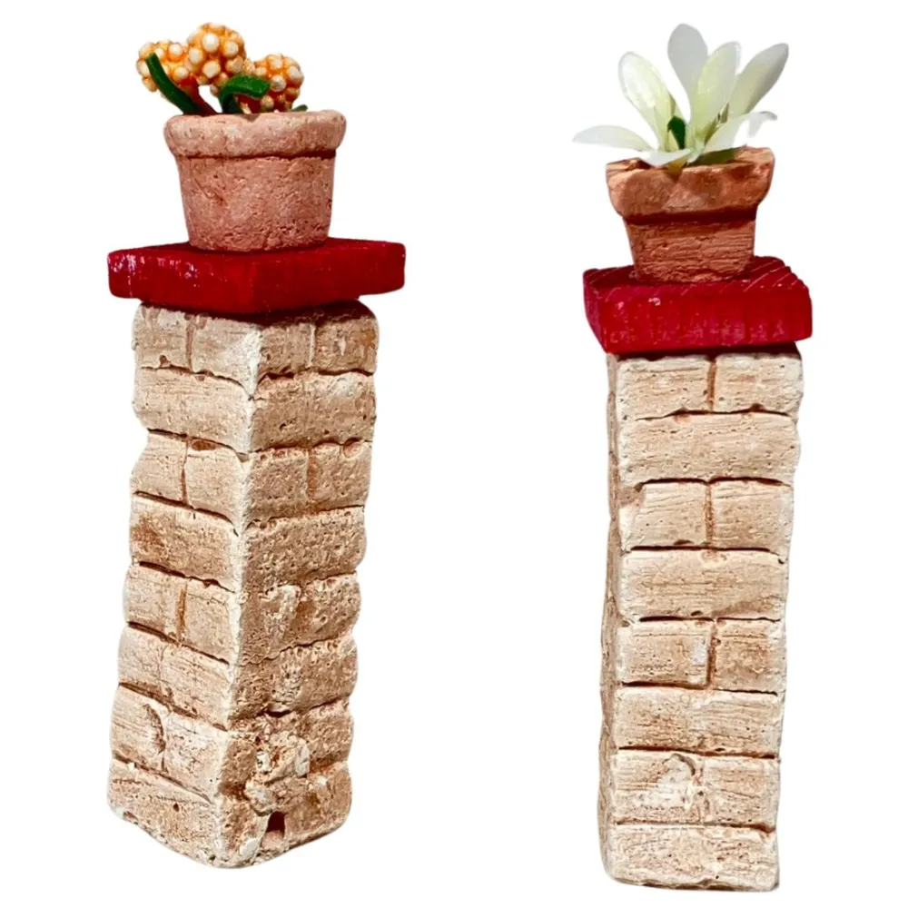 Set of Two Plaster Flower Columns for 8–10 cm Nativity Figures