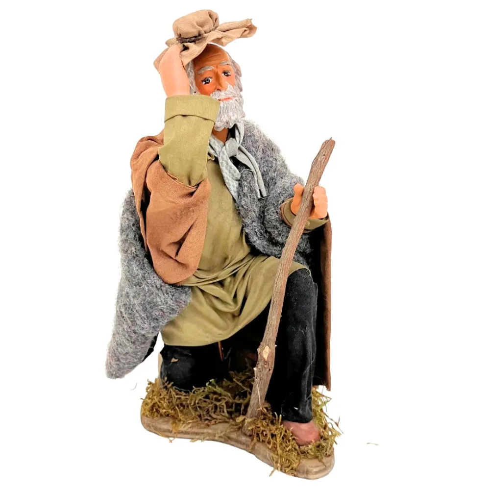 Animated Terracotta Kneeling Man with Hat - 25 cm
