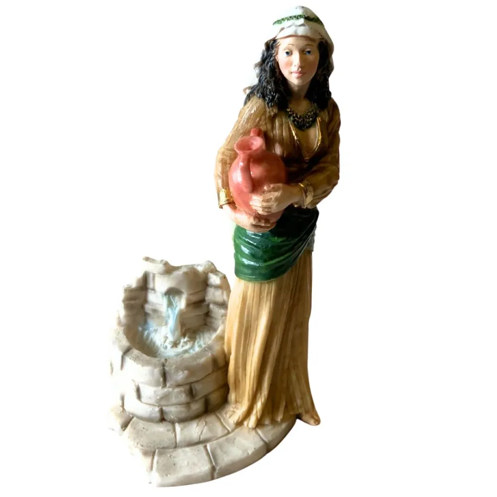 Woman at the Fountain – Resin, 20 cm Series