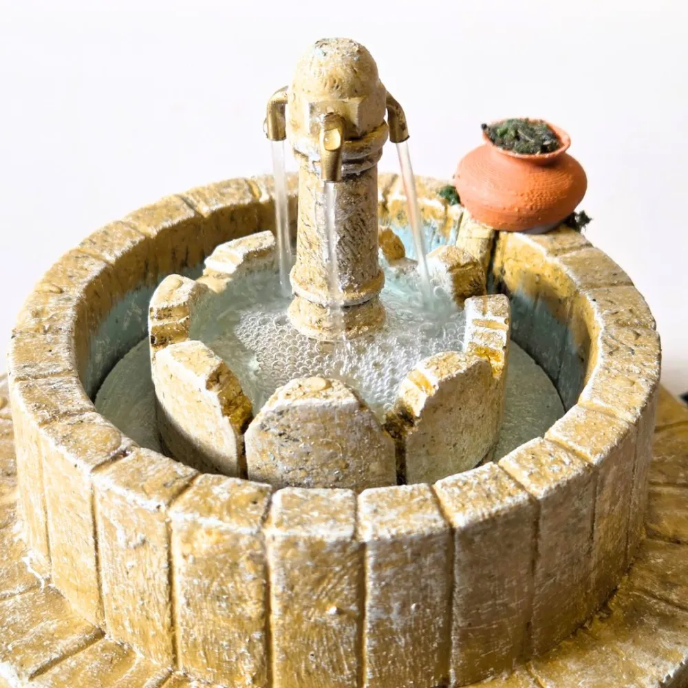 Three-spout resin fountain for 8–10 cm Nativity figures