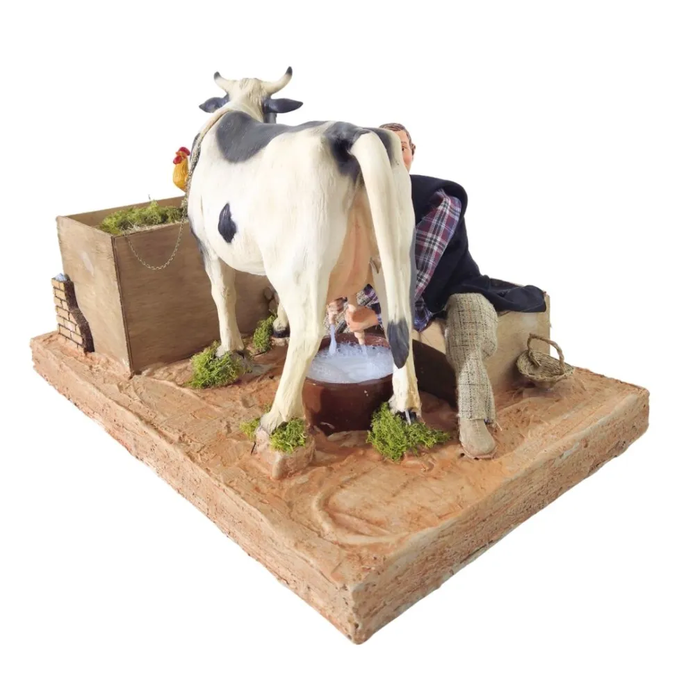 Animated Traditional Milker with Spotted Cow - 30 cm