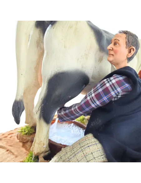 Animated Traditional Milker with Spotted Cow - 30 cm