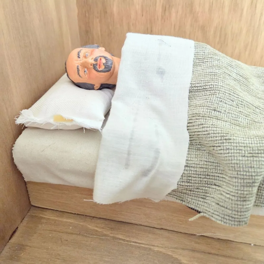 Animated Sleepless Man Scene Box - 30 cm