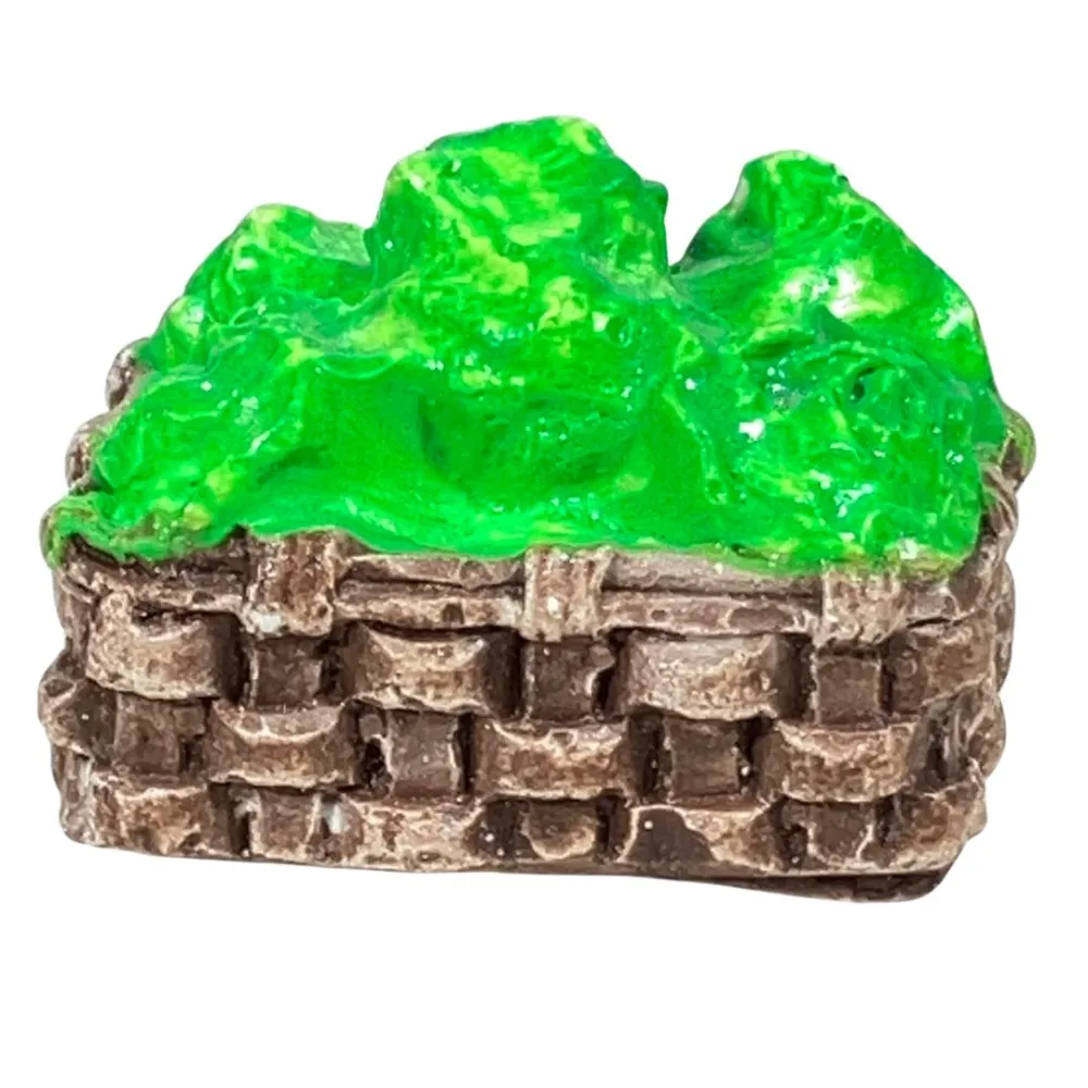 Plaster Basket with Lettuce for 25–30 cm Nativity Figures