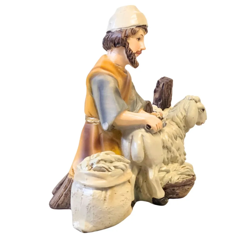 Kneeling Sheep Shearer – 12 cm series