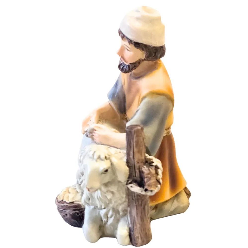 Kneeling Sheep Shearer – 12 cm series