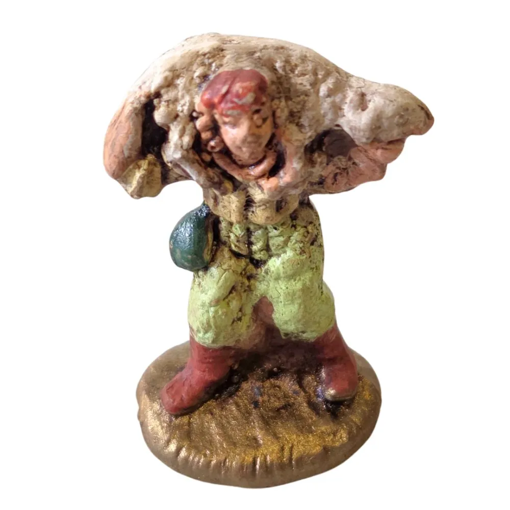 Terracotta traveler with sheep on shoulder – 3 cm