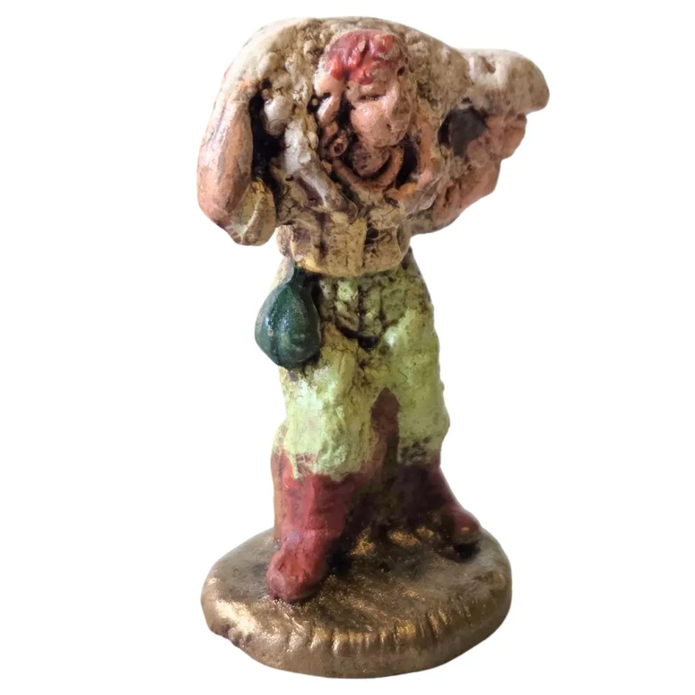 Terracotta traveler with sheep on shoulder – 3 cm
