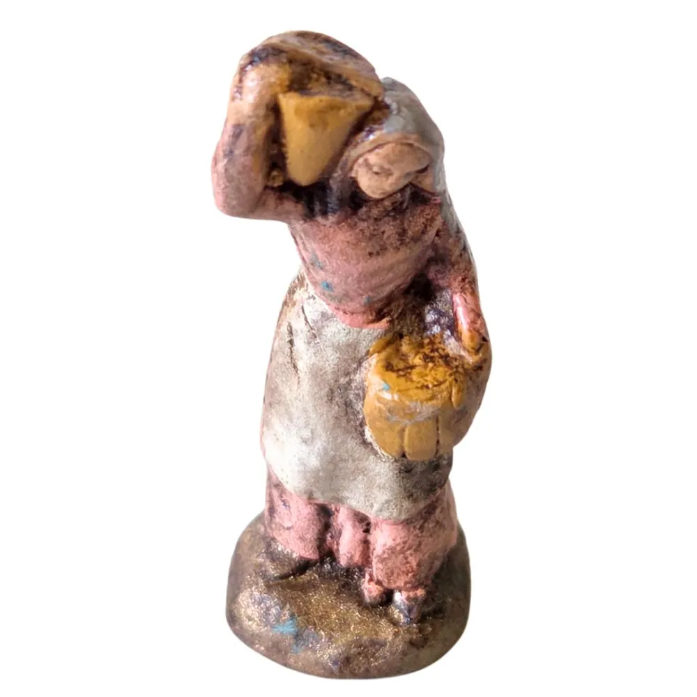 Terracotta woman with amphorae – 3 cm