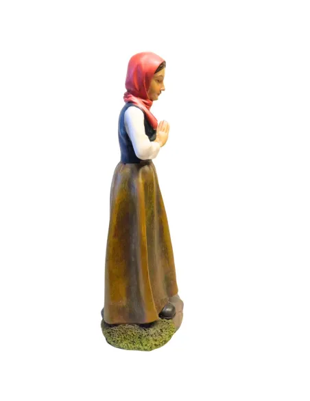 Resin woman paying homage – 30 cm