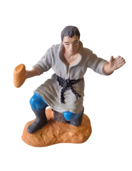 Oliver figure paying homage – 8 cm