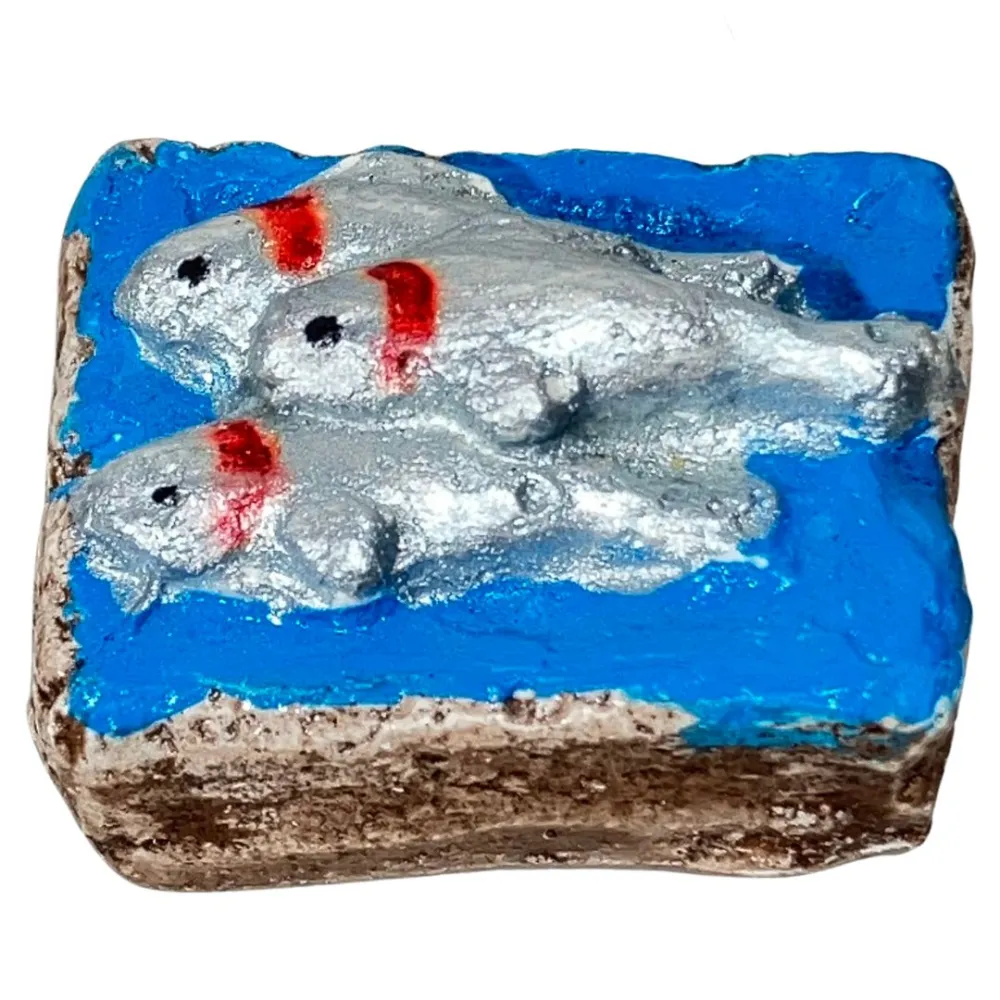 Plaster Crate with Three Fish for 8–10 cm Nativity Figures