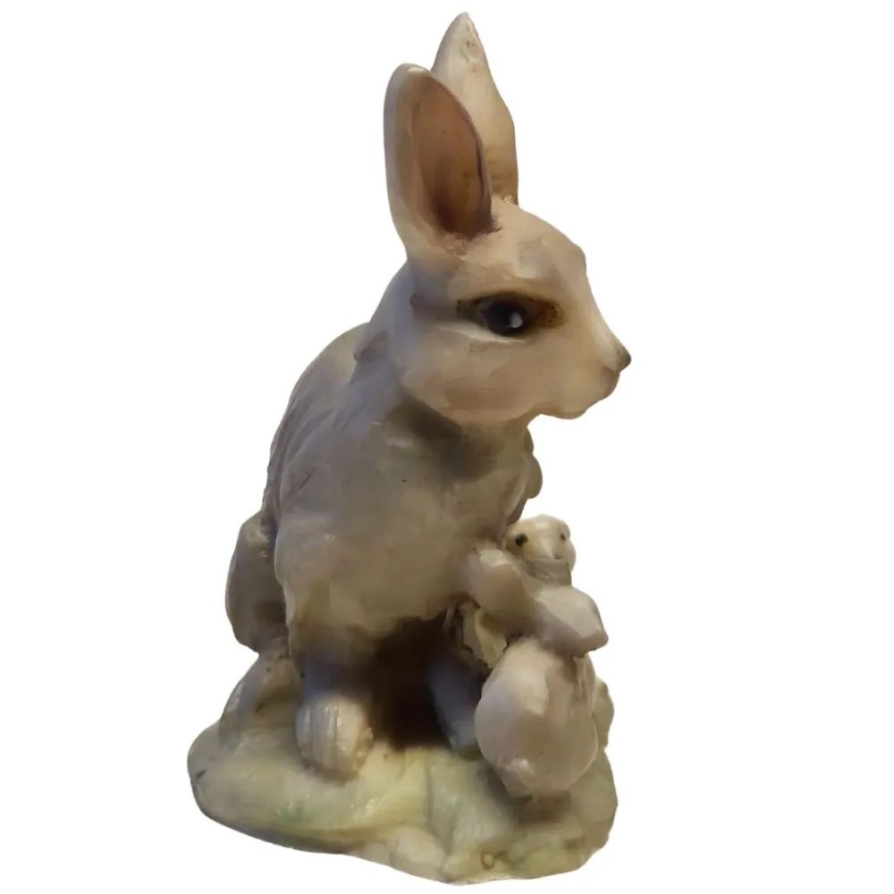 Coniglio con cuccioli in resina per statue da 30 cm