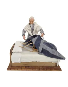 Animated Elderly Woman Warming a Heated Bed - 30 cm 2
