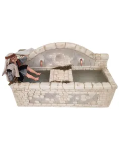 Bambino palestinese alla fonte in resina in movimento per statue da 30 cm
