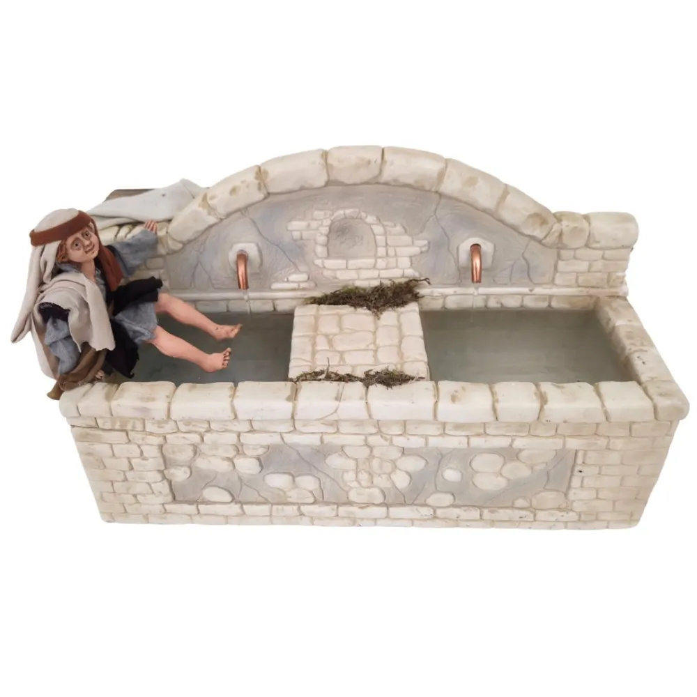 Bambino palestinese alla fonte in resina in movimento per statue da 30 cm